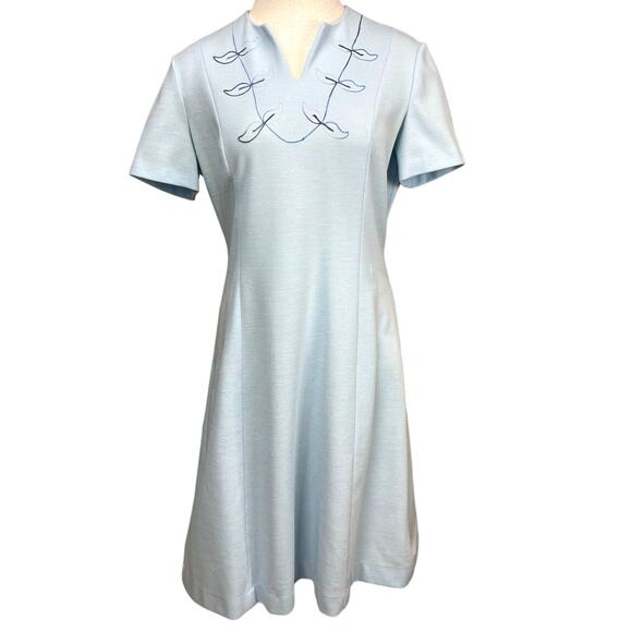 Vintage 70s Short‎ Sleeve Light Blue Mod Shift Dress Womens (M) Midi Embroidered - Picture 1 of 6